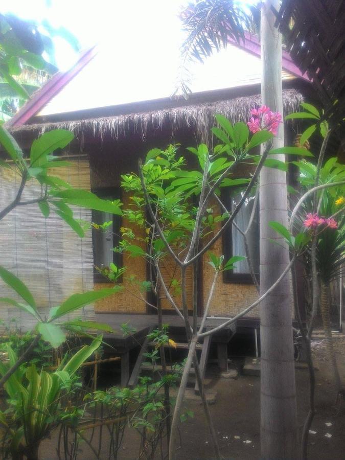 Hotel Lima Bintang Gili Trawangan Esterno foto
