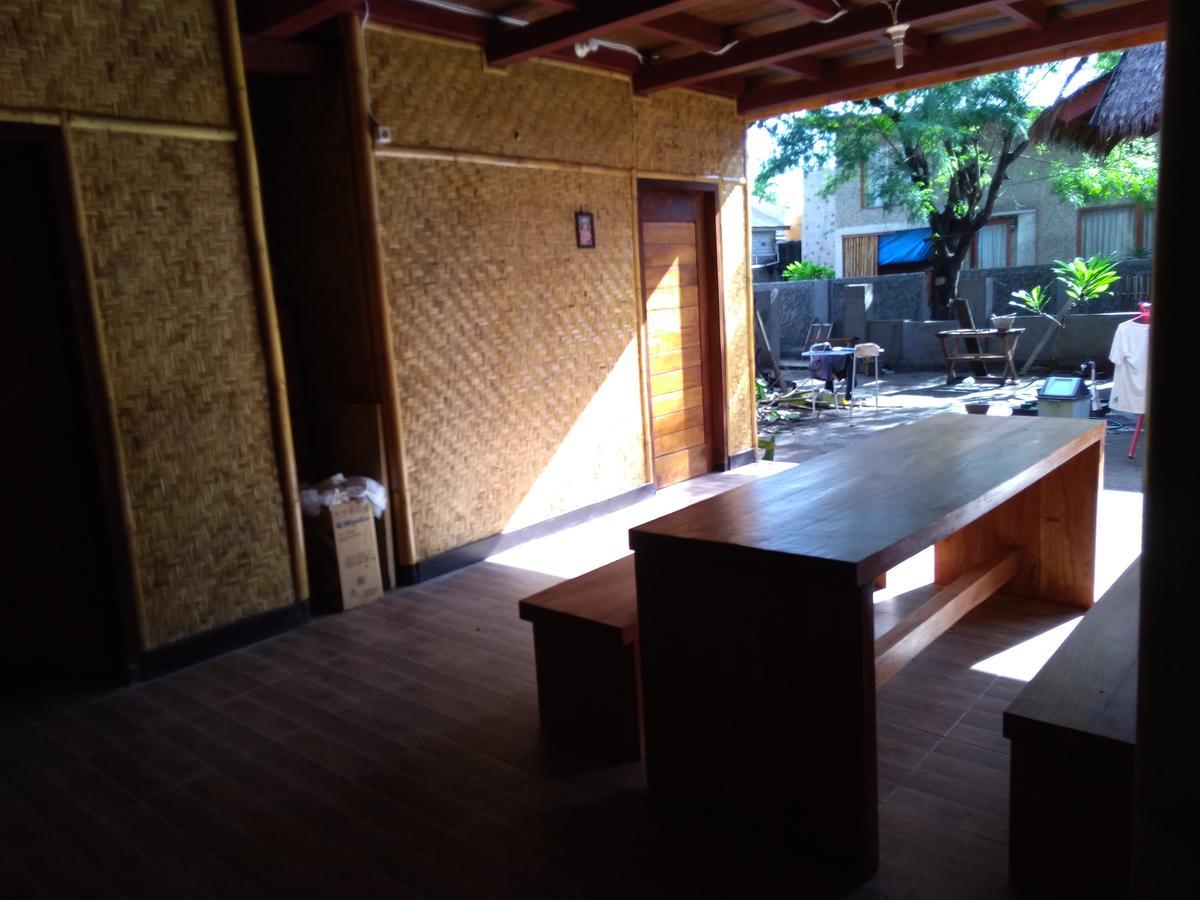 Hotel Lima Bintang Gili Trawangan Esterno foto