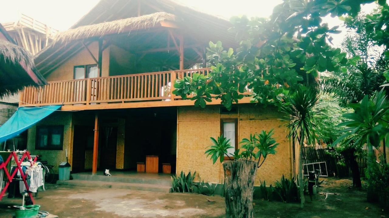 Hotel Lima Bintang Gili Trawangan Esterno foto